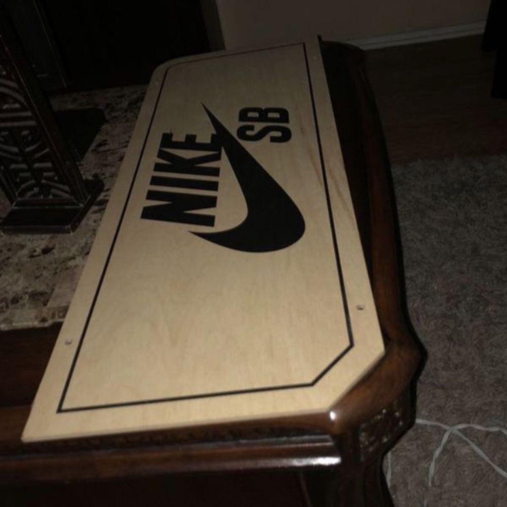 Nike Sb sign